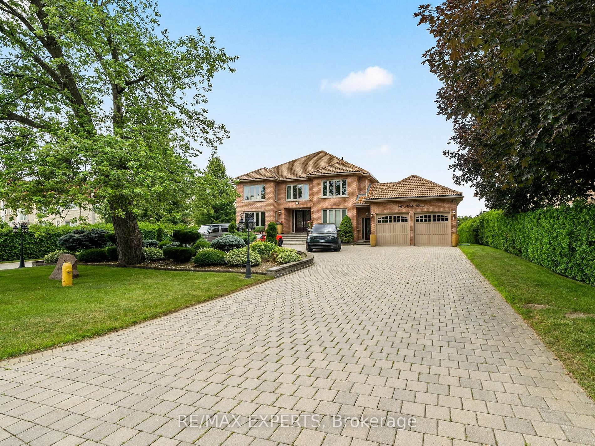 16 Noble St