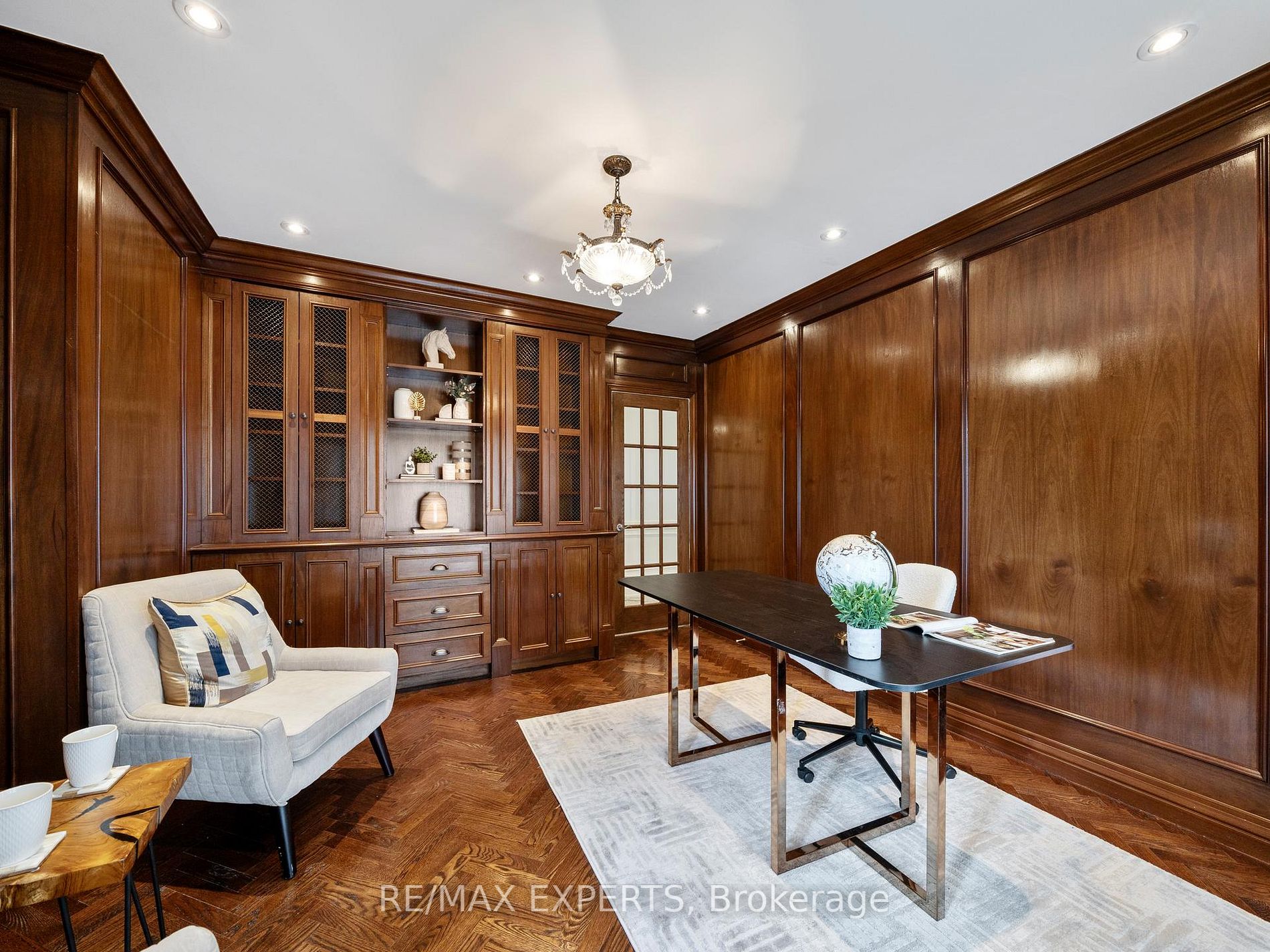 16 Noble St