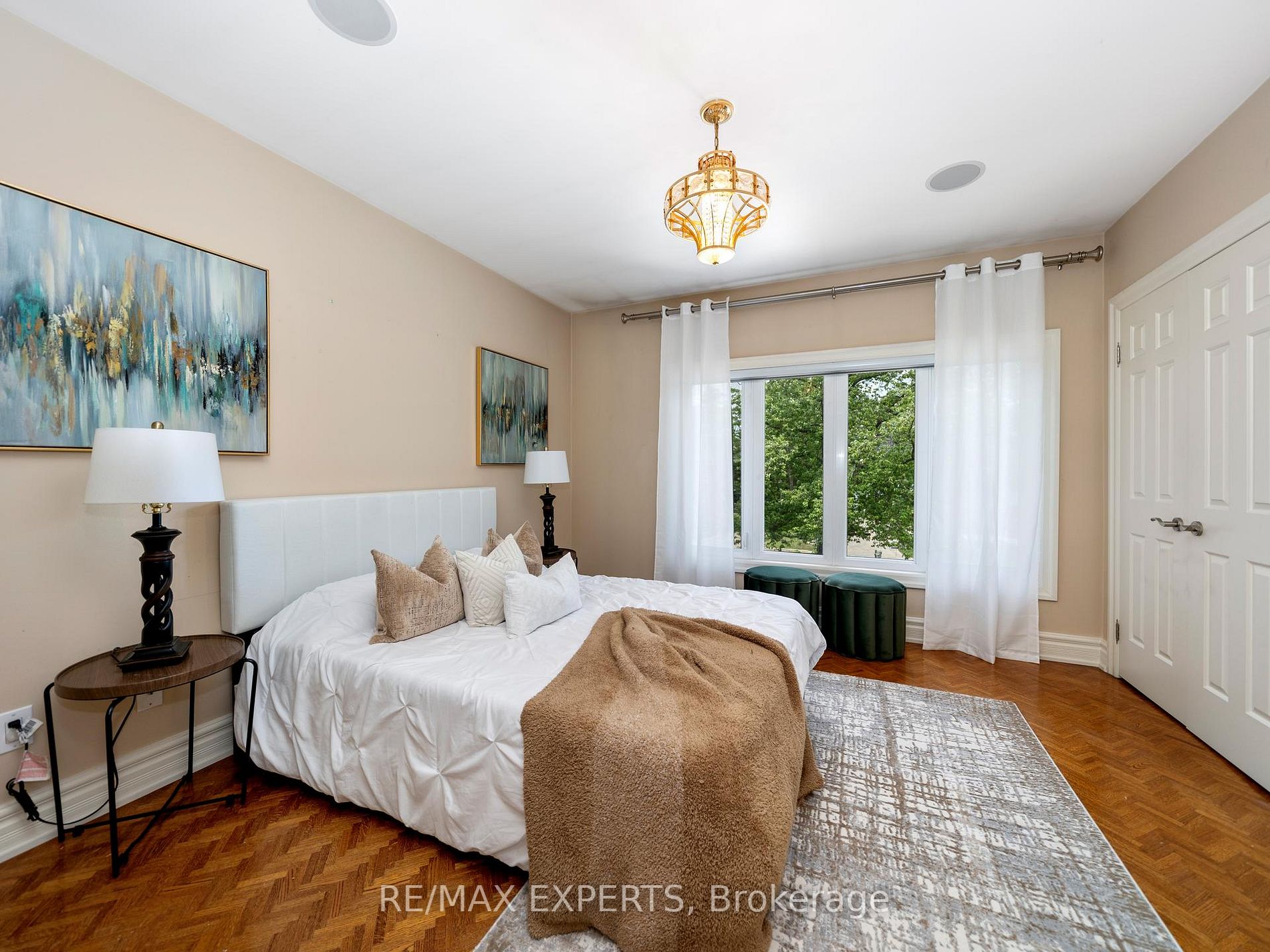 16 Noble St