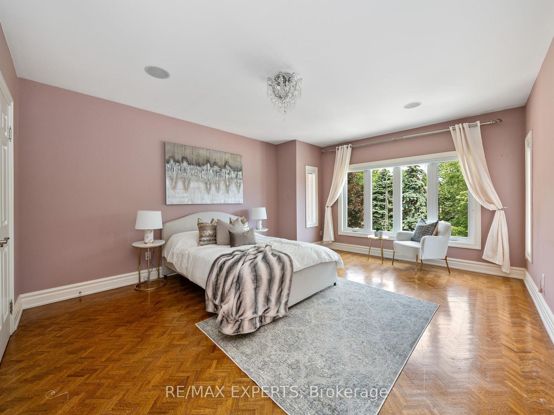 16 Noble St