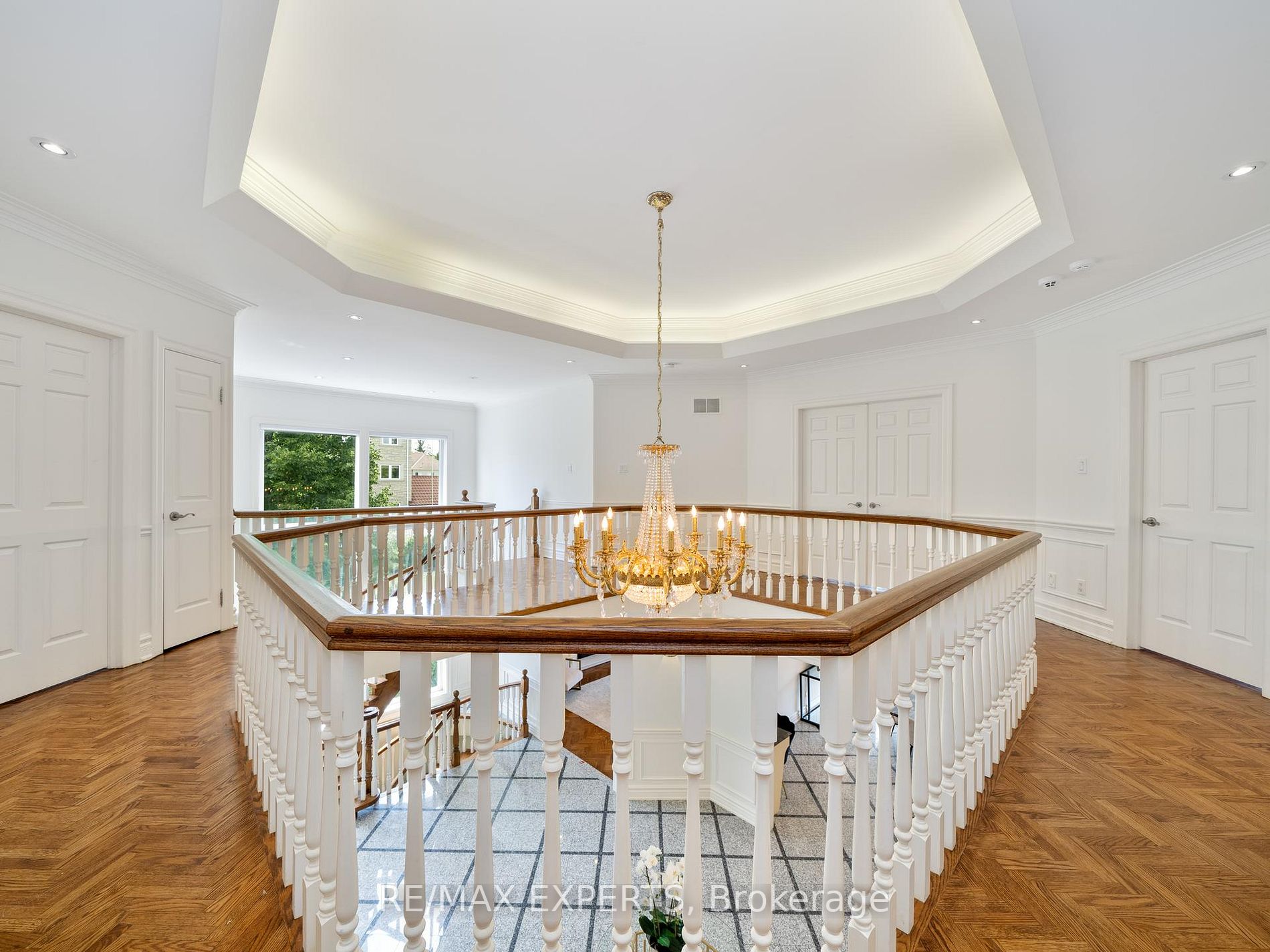 16 Noble St