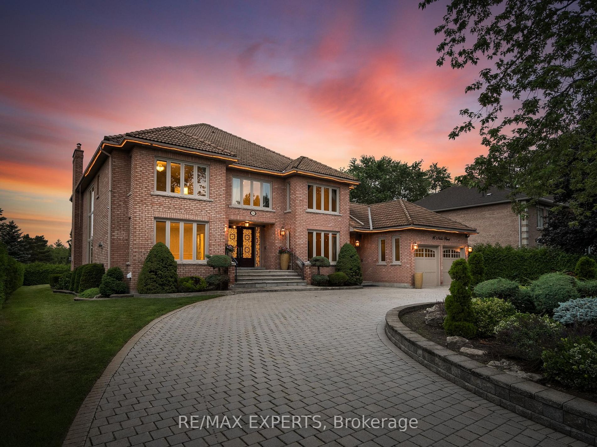 16 Noble St