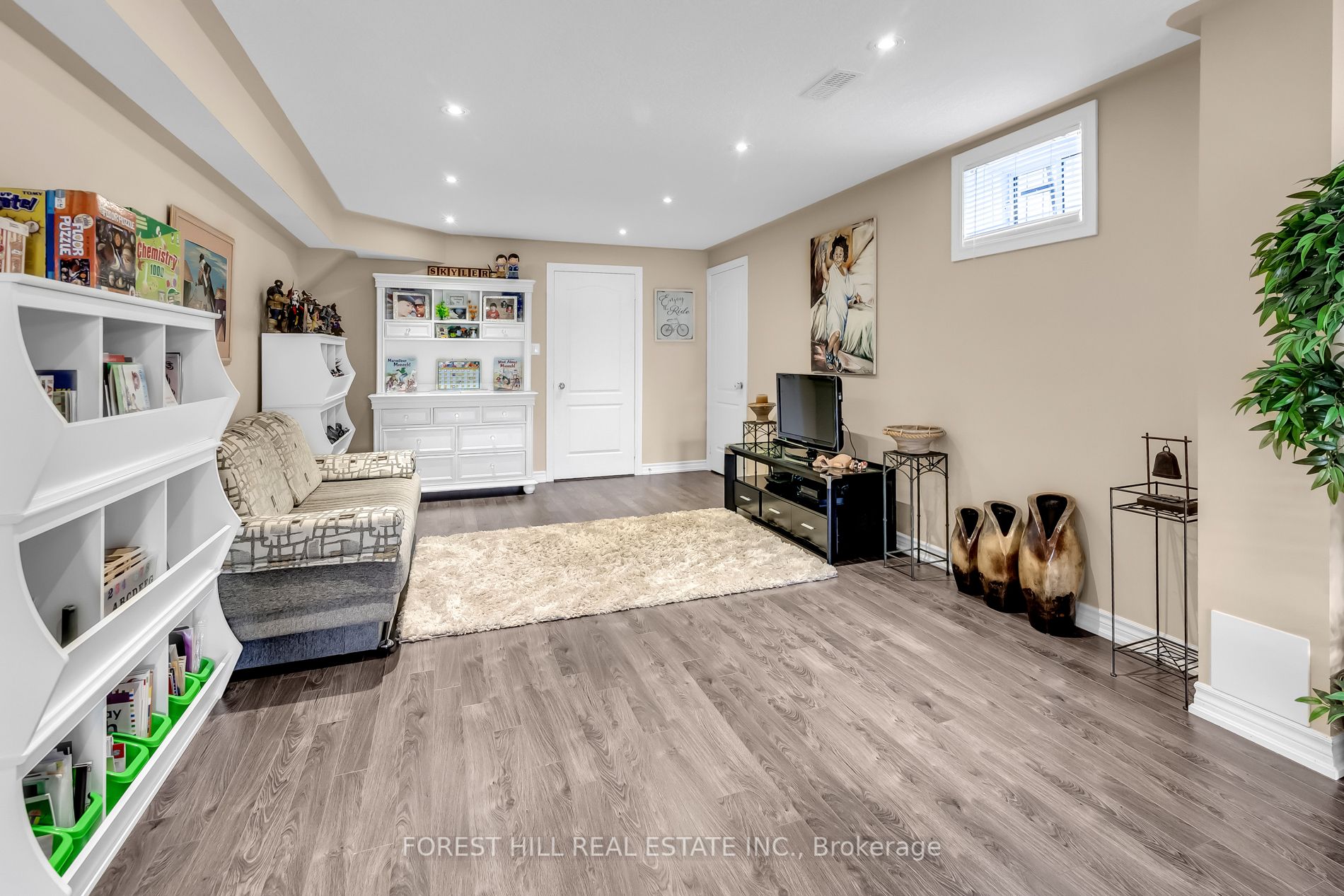 1 Angela St
