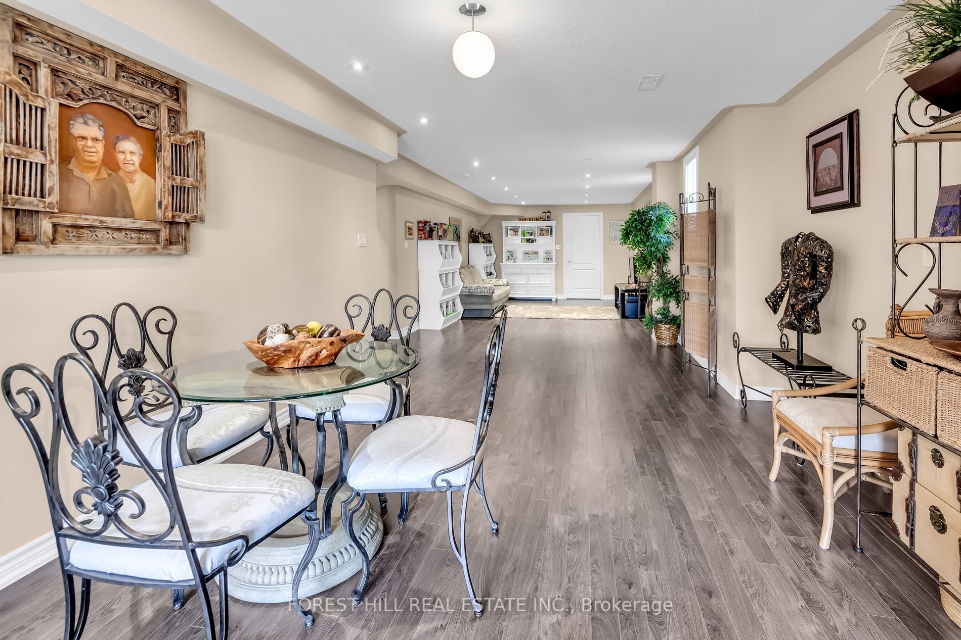 1 Angela St