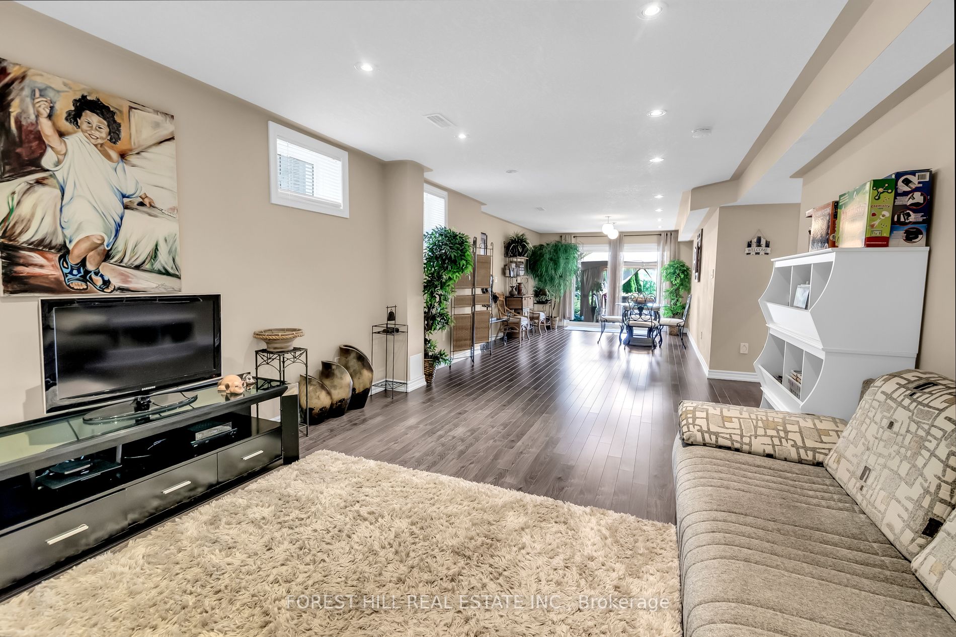 1 Angela St