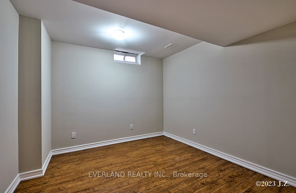 239 Ray Snow Boulevard