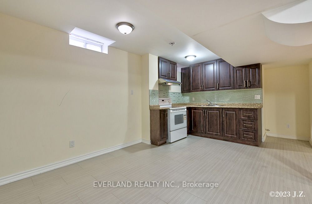 239 Ray Snow Boulevard