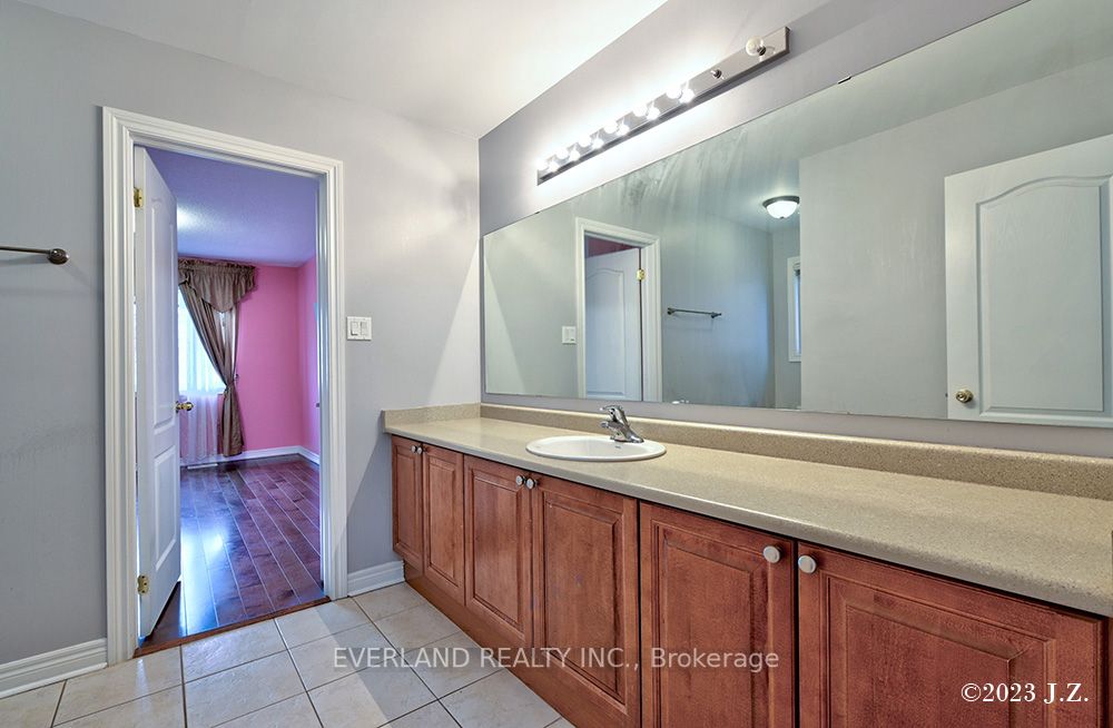 239 Ray Snow Boulevard
