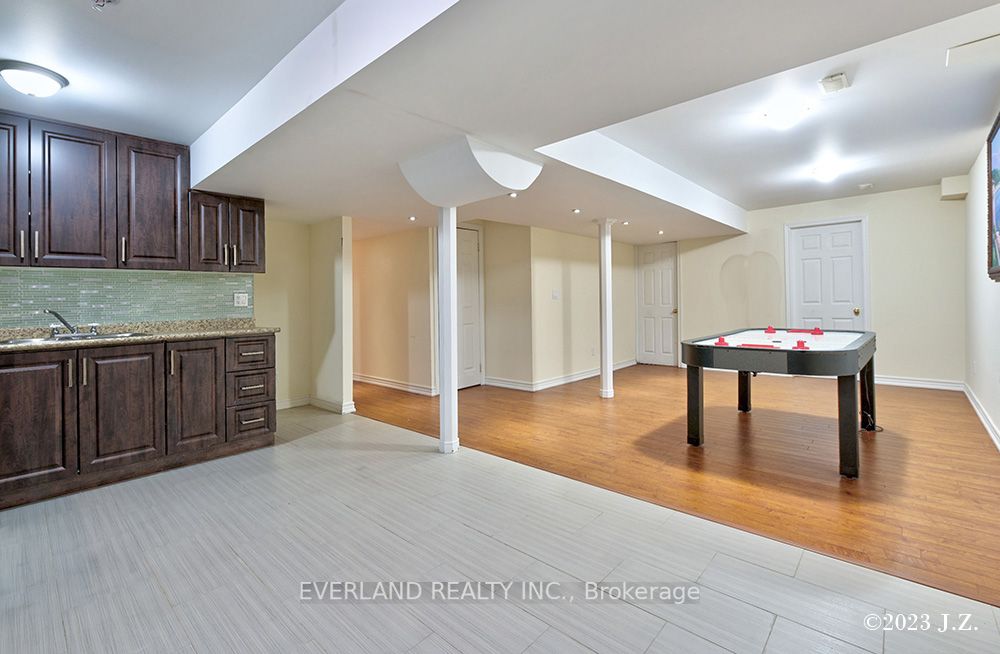 239 Ray Snow Boulevard