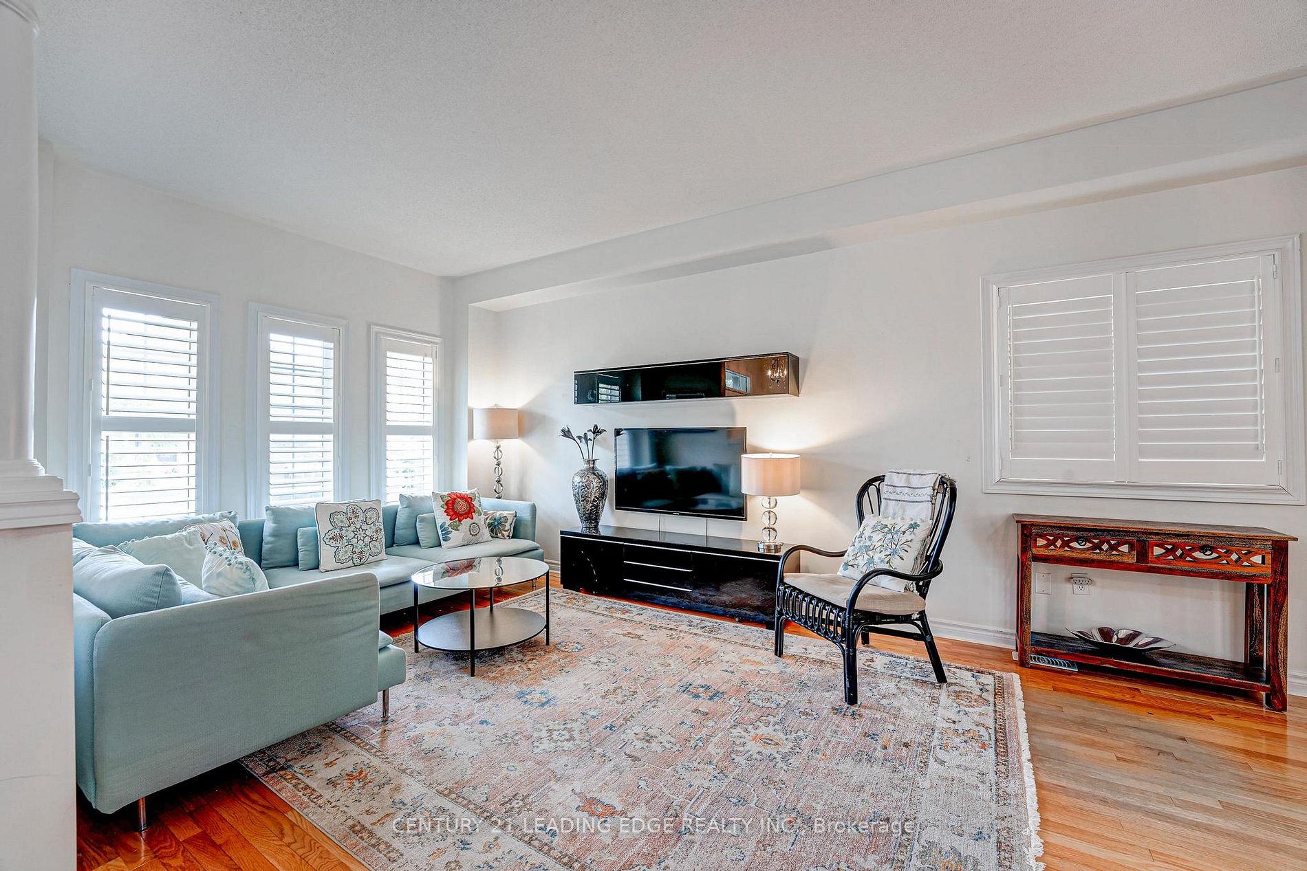8 Tiger Lily St