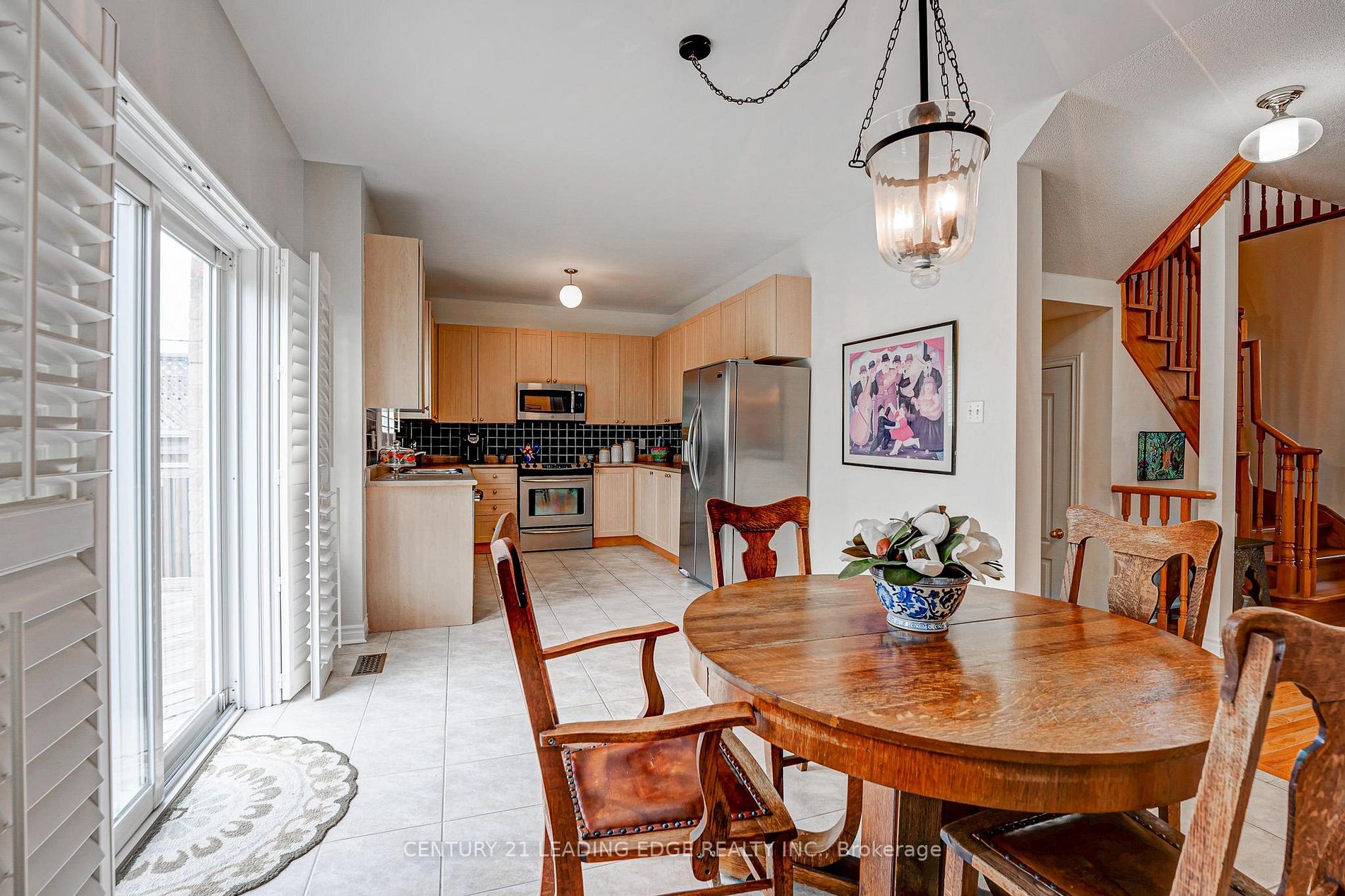 8 Tiger Lily St