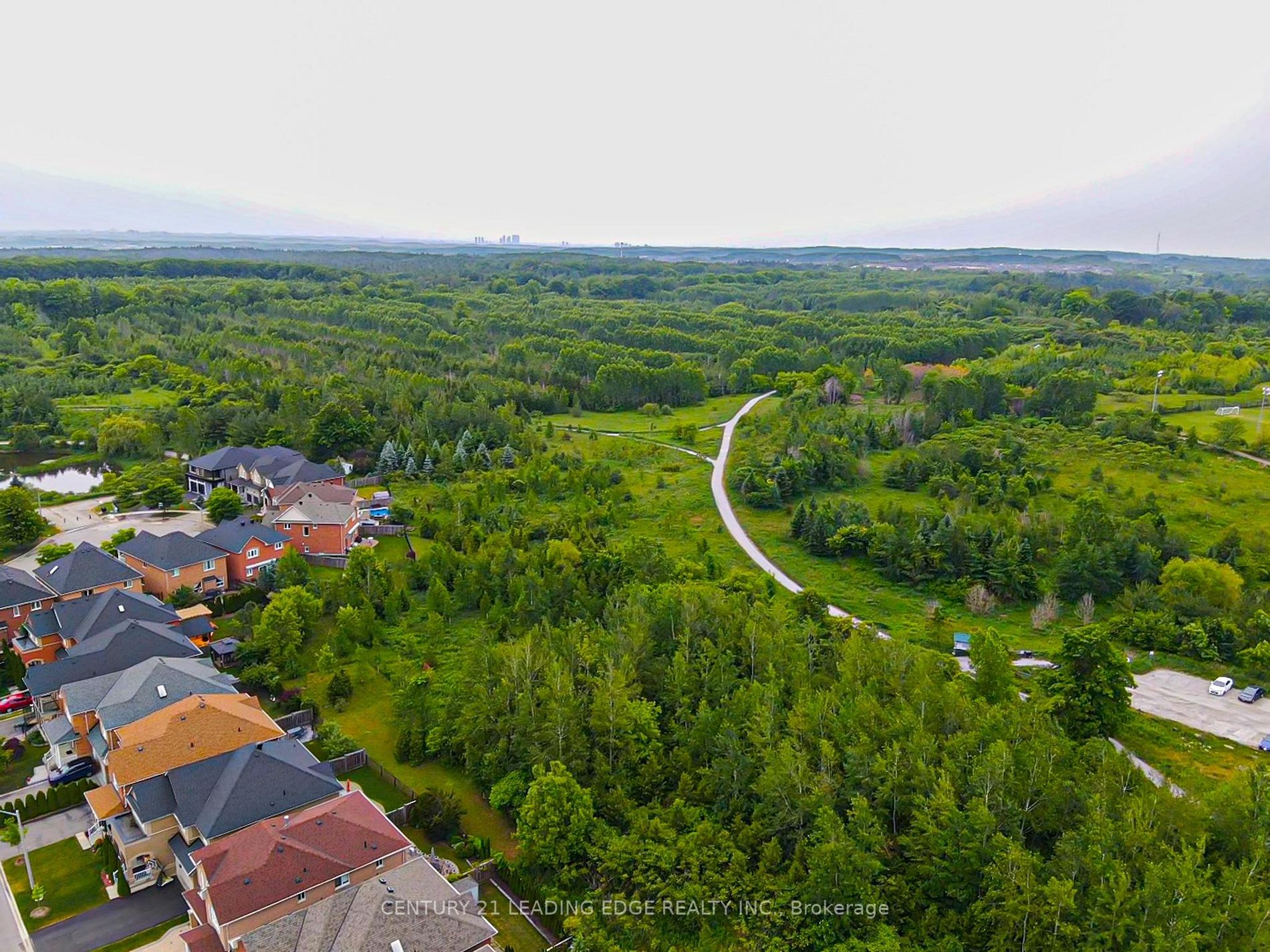 8 Tiger Lily St