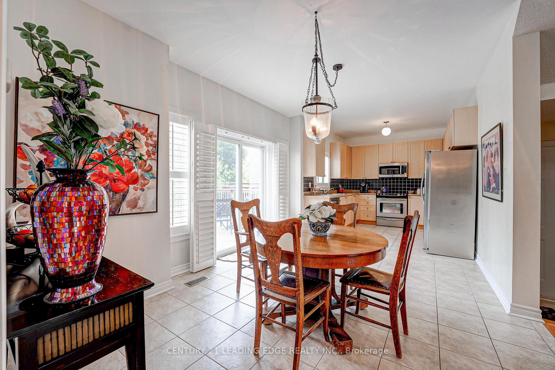 8 Tiger Lily St