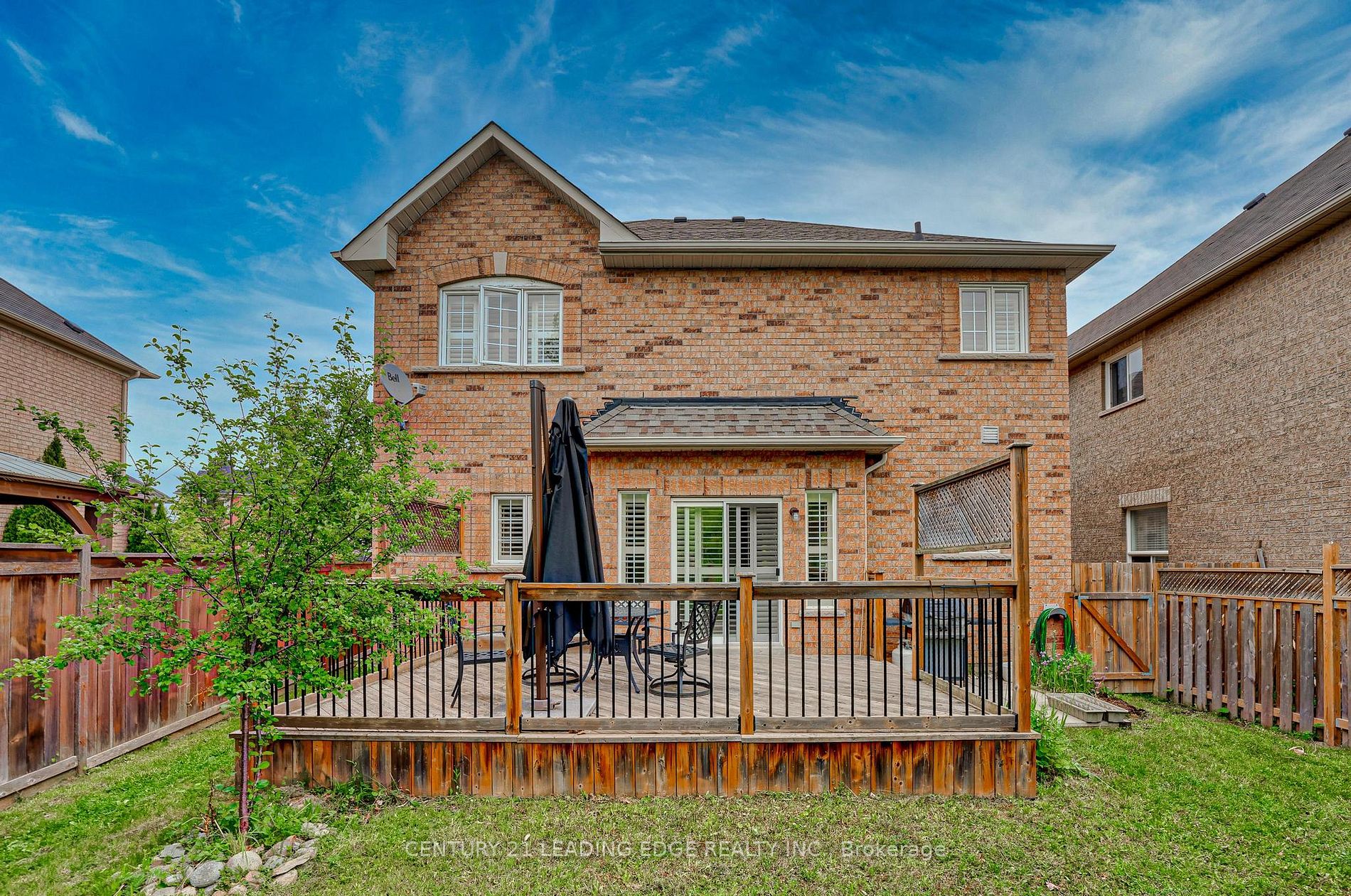 8 Tiger Lily St