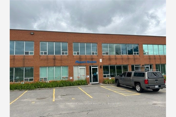 320 Harry Walker Pkwy N, Newmarket