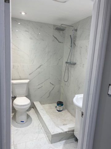 48 Imperial Cres