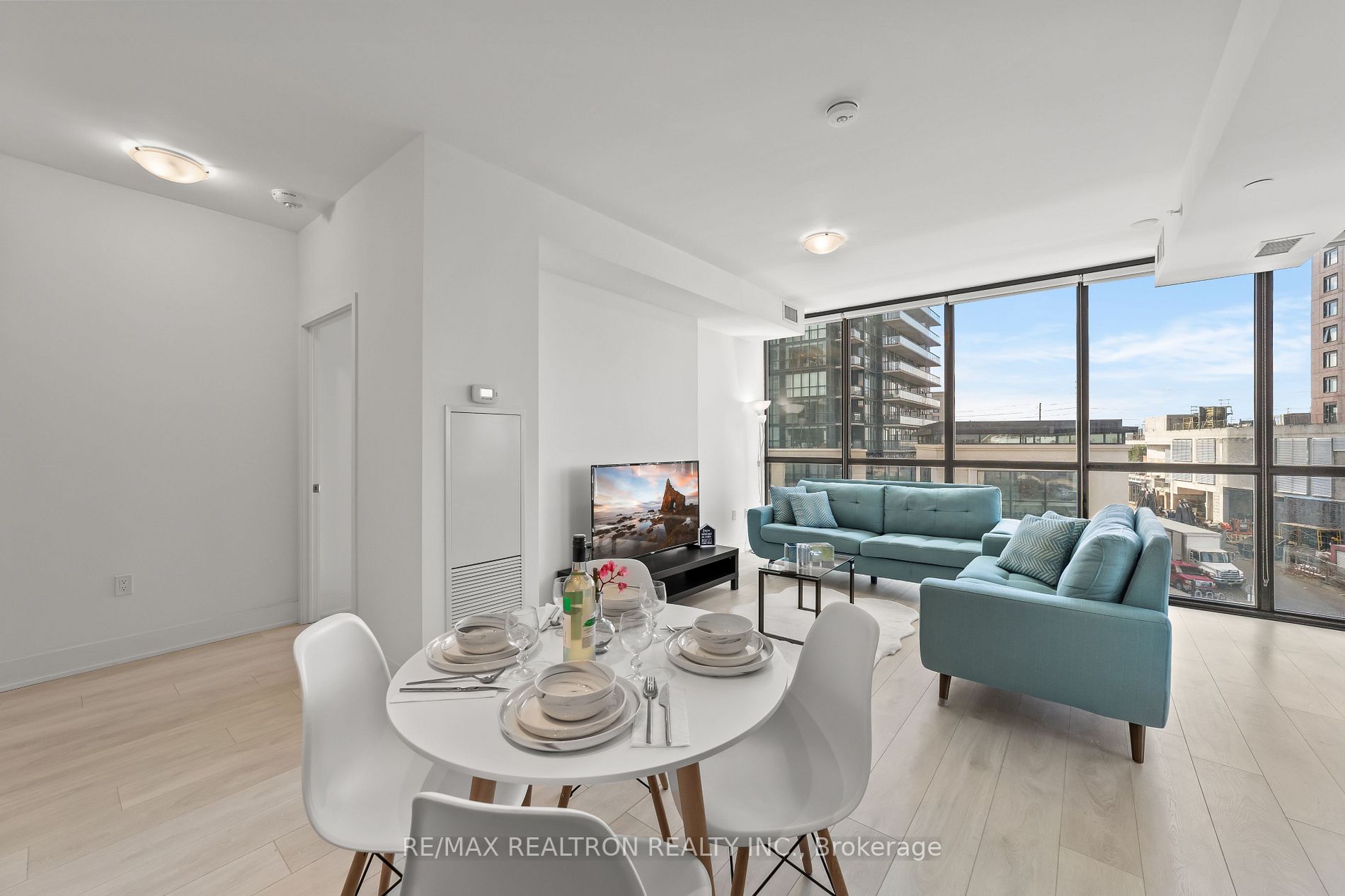 2916 Highway 7 Rd E, #303