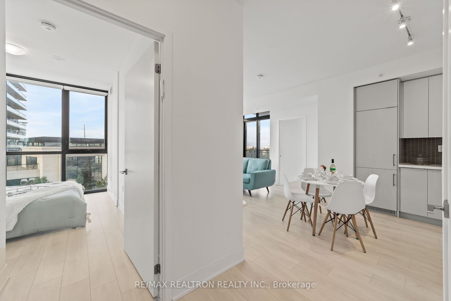 2916 Highway 7 Rd E, #303