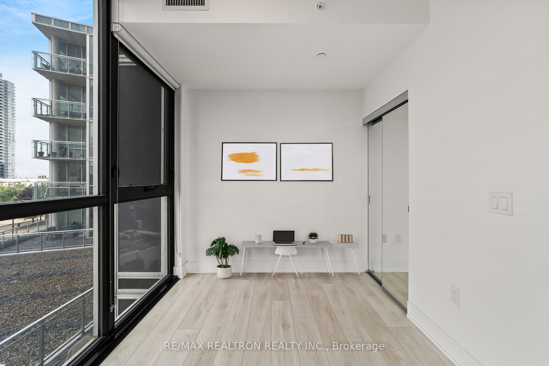 2916 Highway 7 Rd E, #303