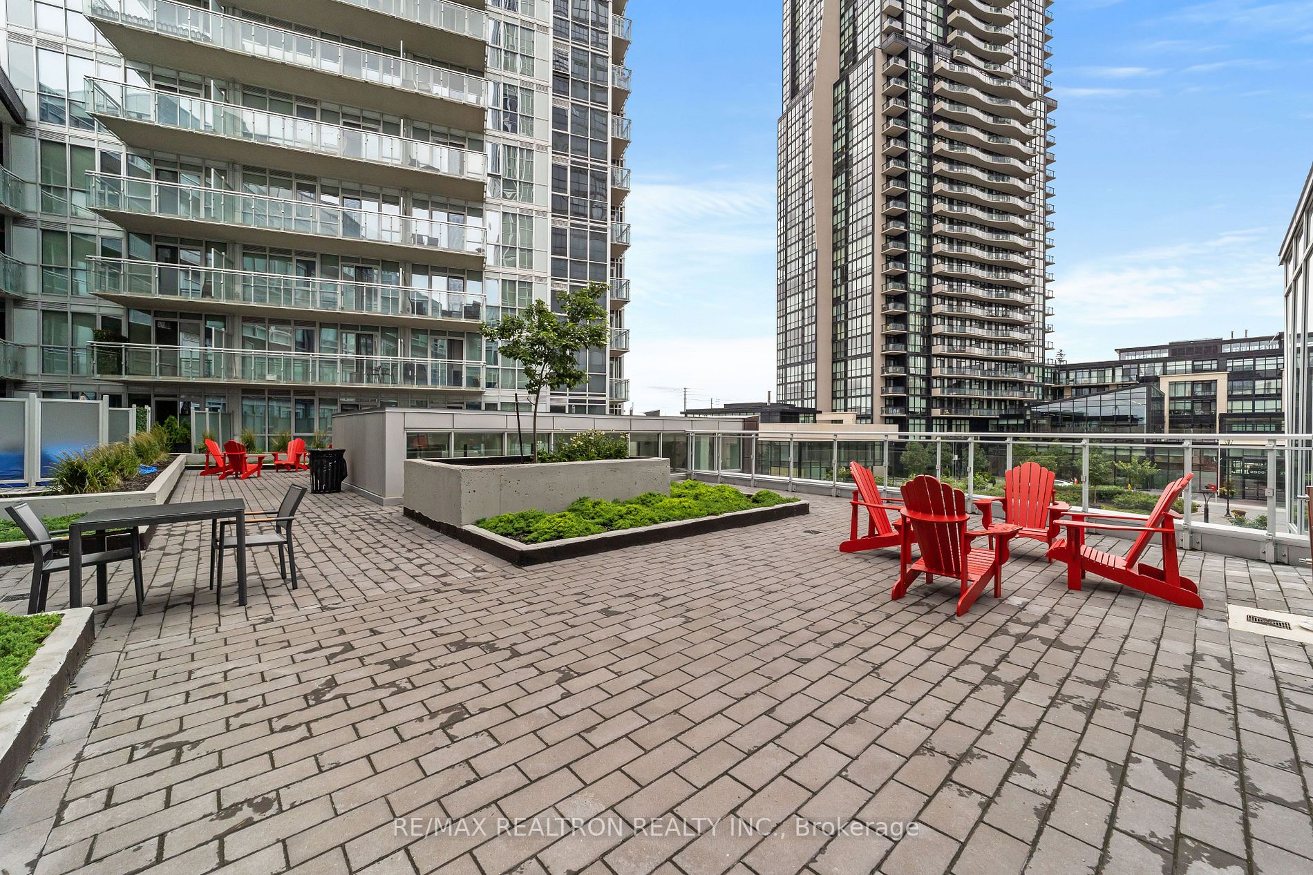 2916 Highway 7 Rd E, #303