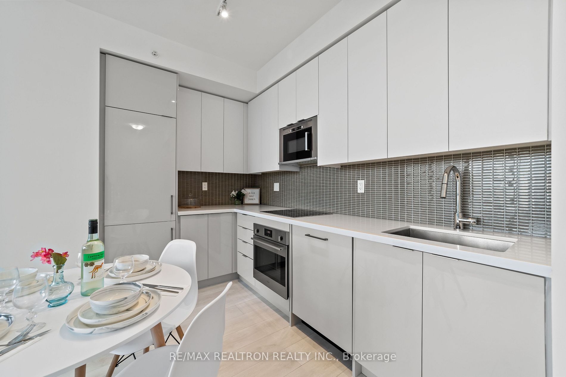 2916 Highway 7 Rd E, #303