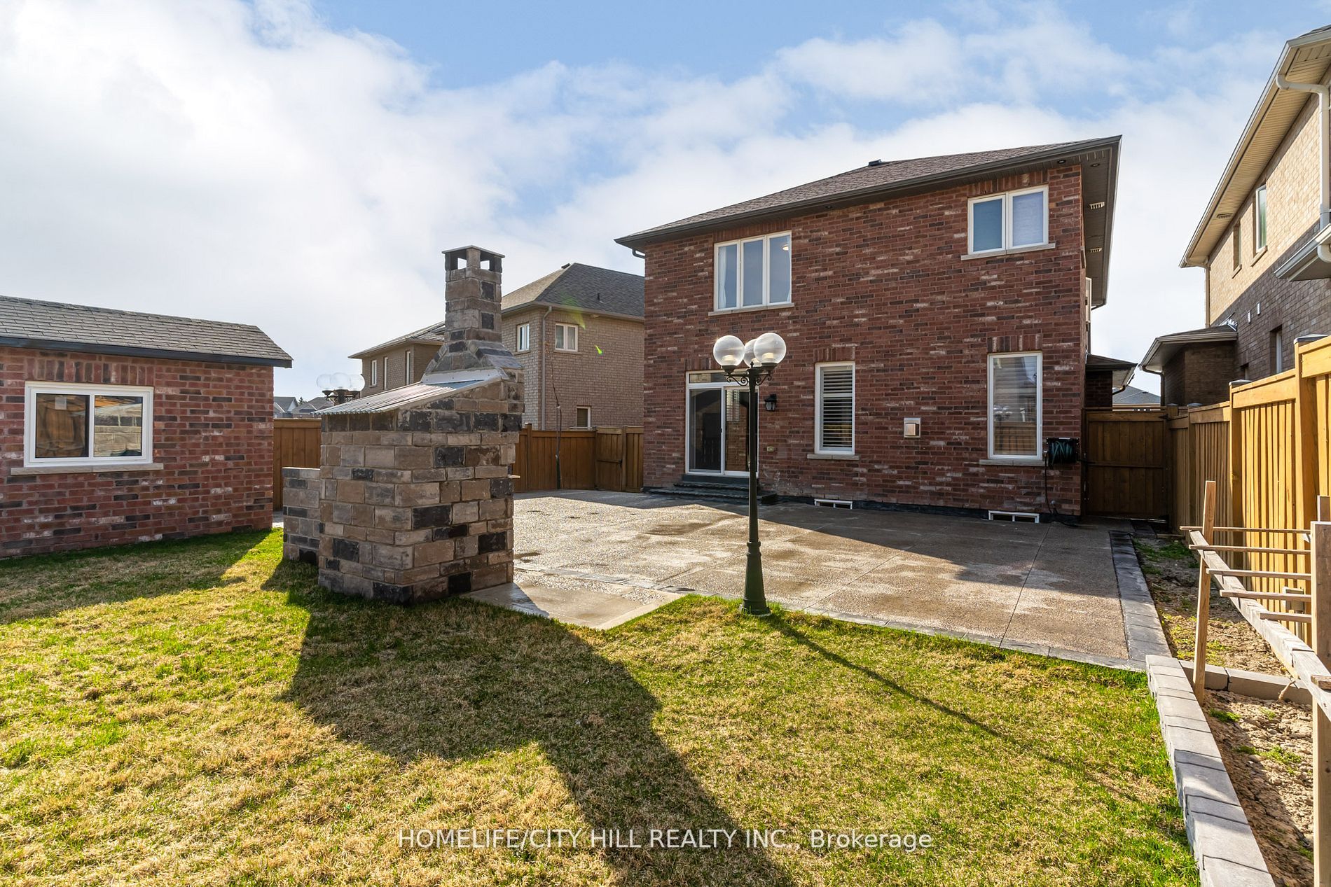 53 Heritage St
