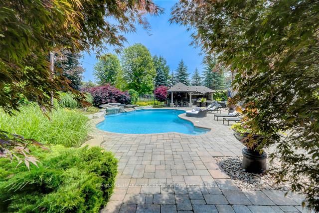 95 Eden Vale Dr