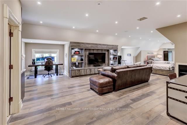 95 Eden Vale Dr