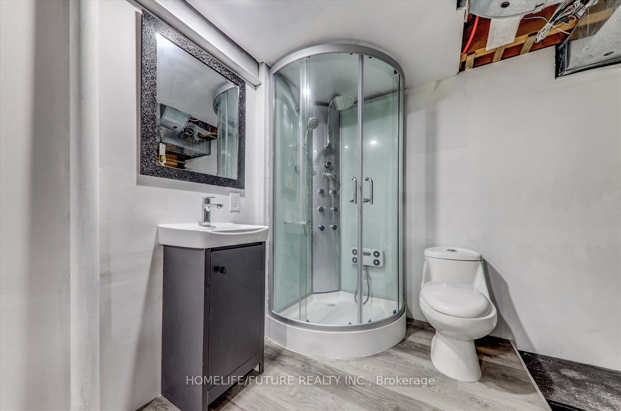 932 Elgin St