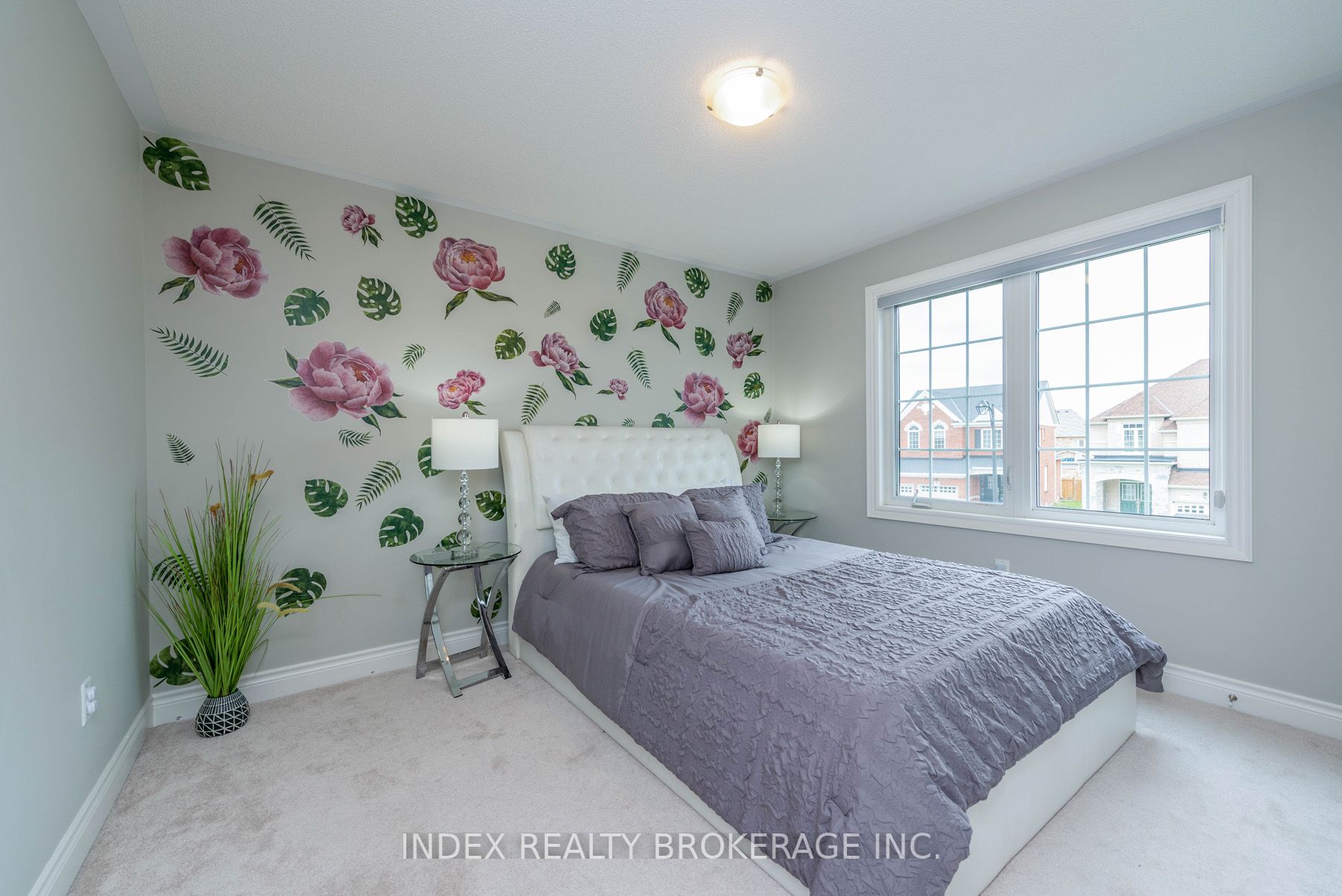 14 Empire Dr