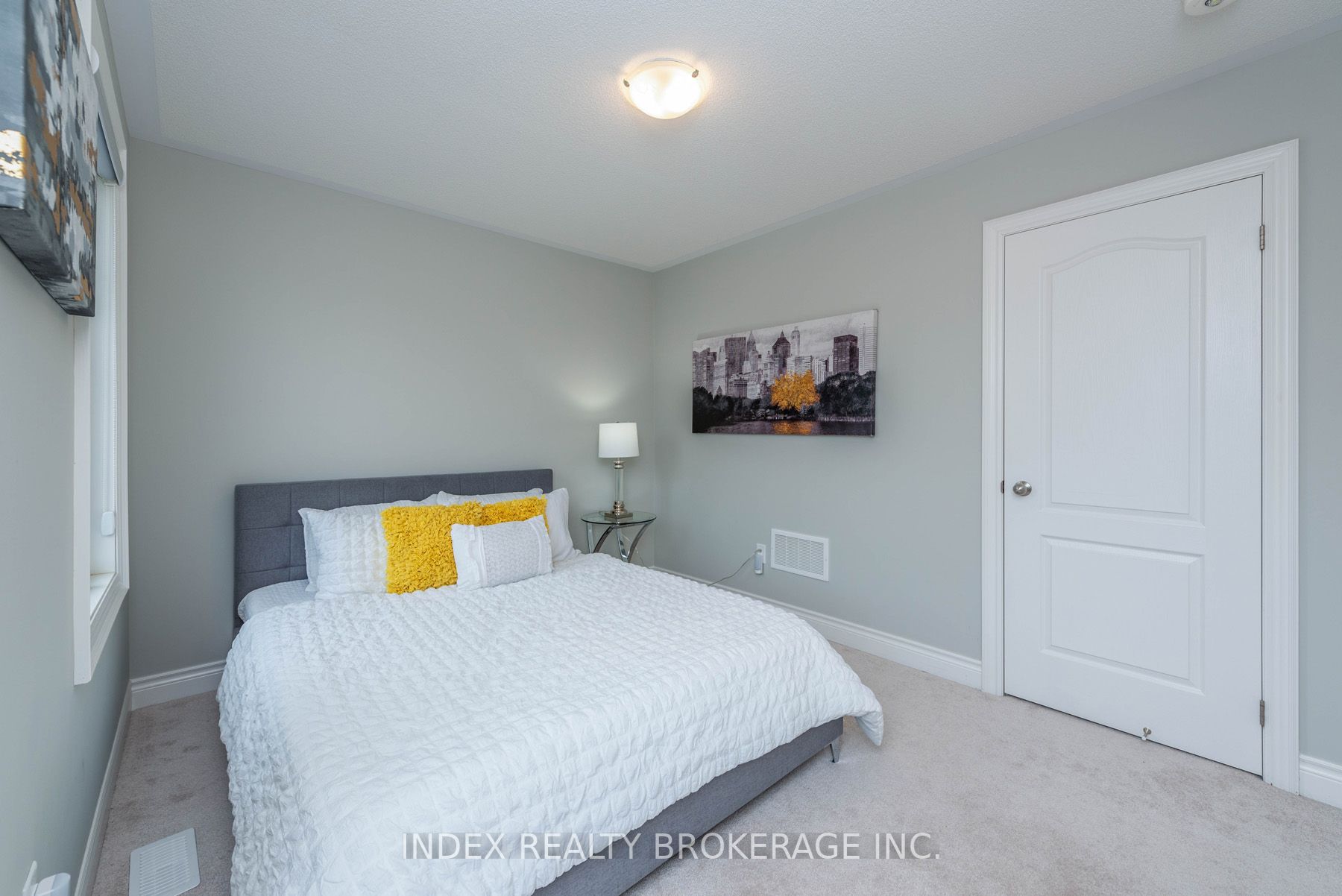 14 Empire Dr