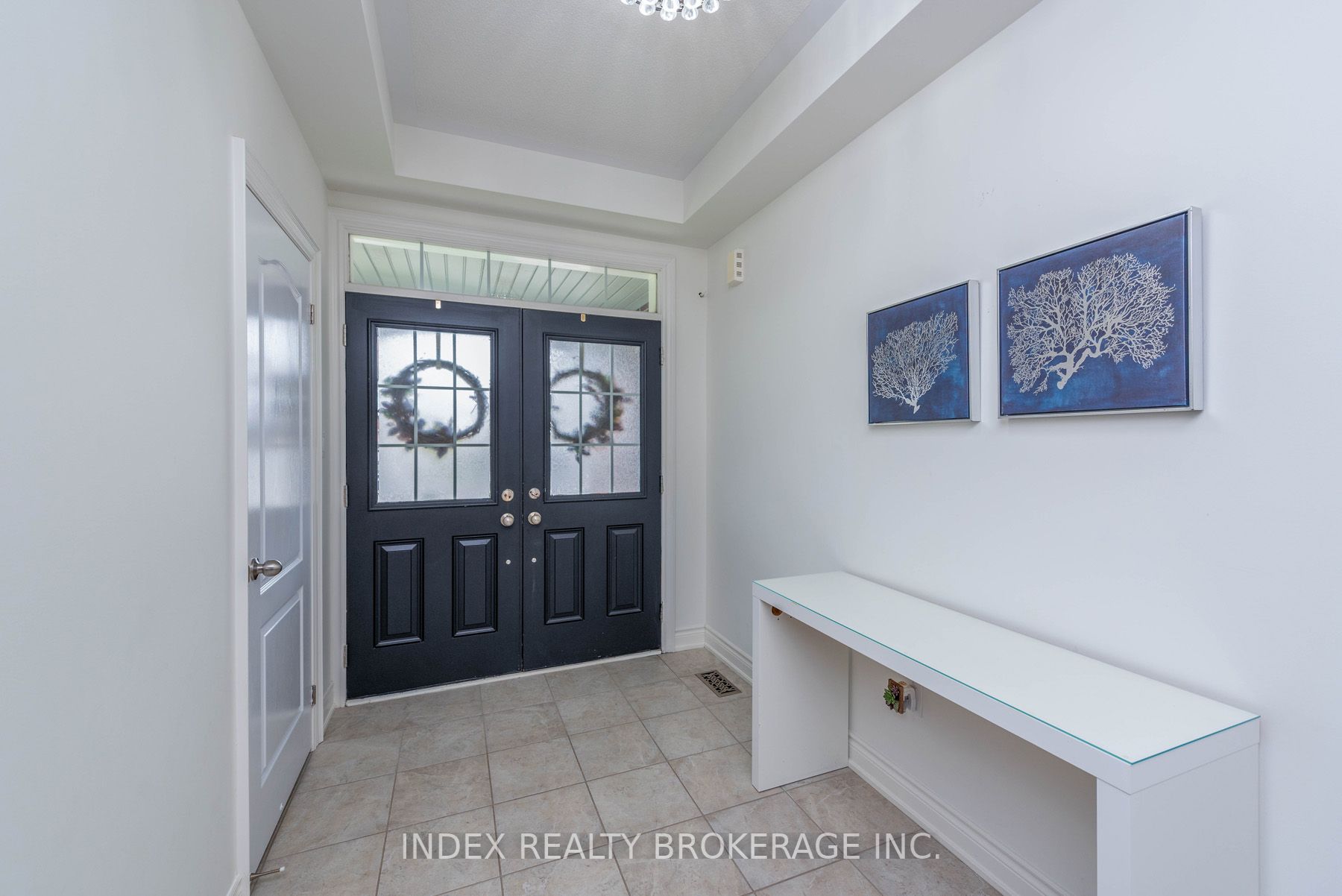 14 Empire Dr