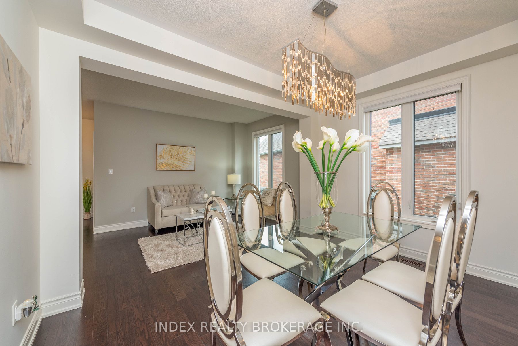 14 Empire Dr