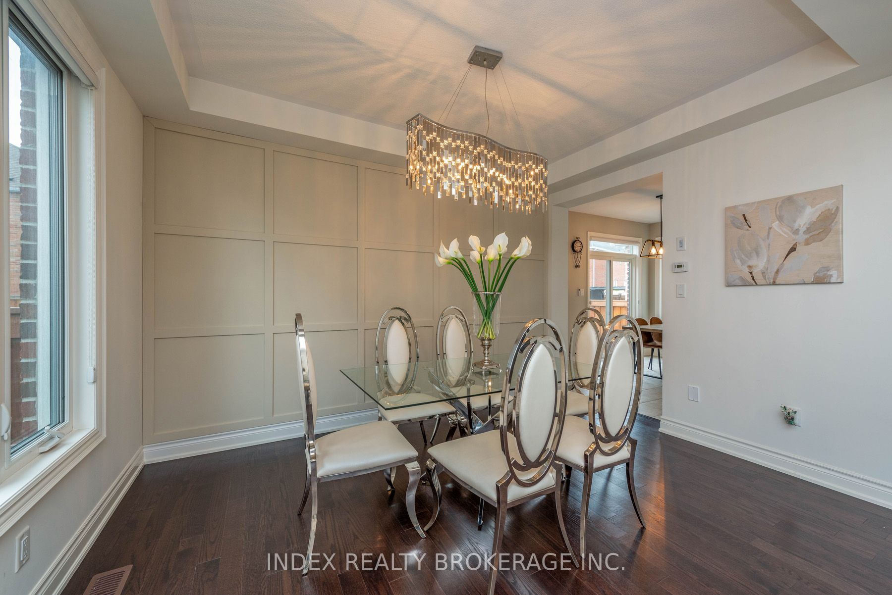 14 Empire Dr