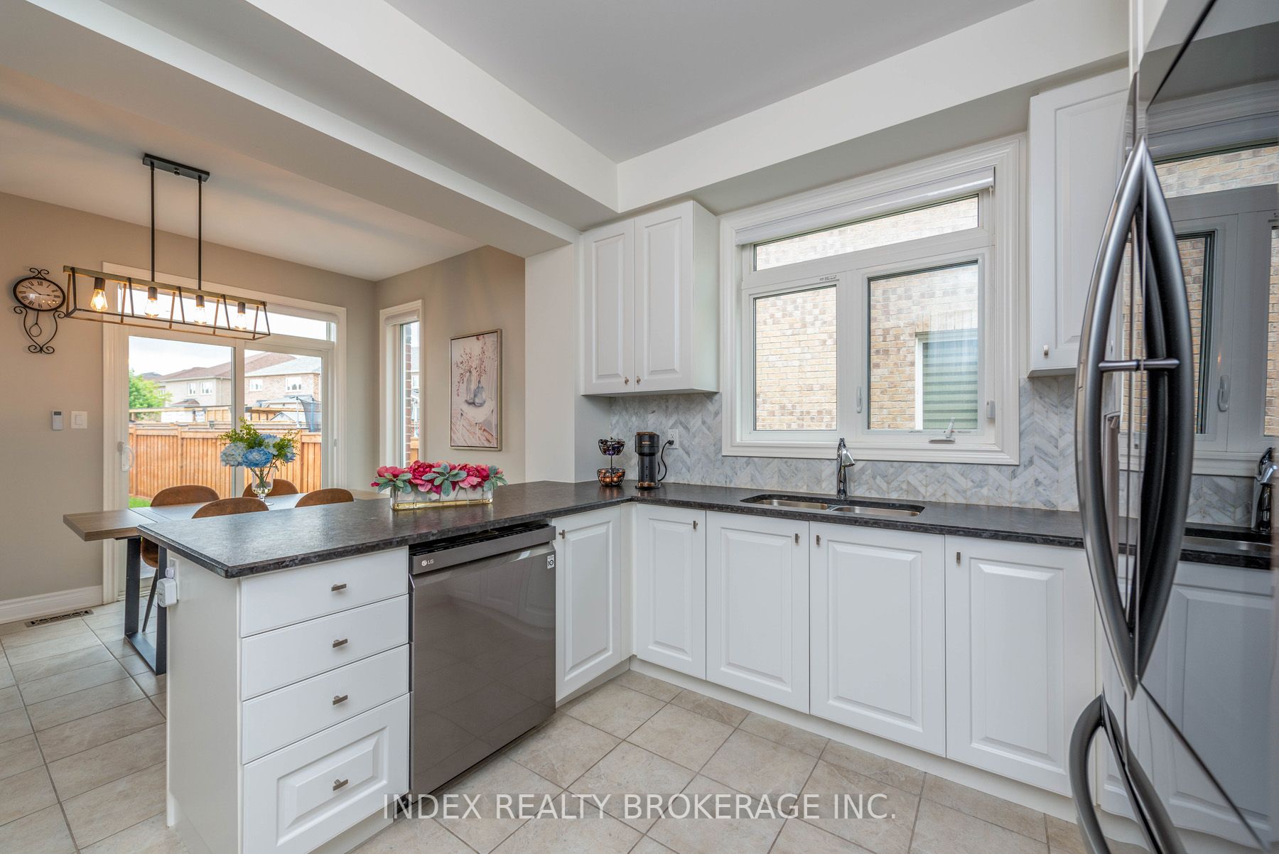14 Empire Dr
