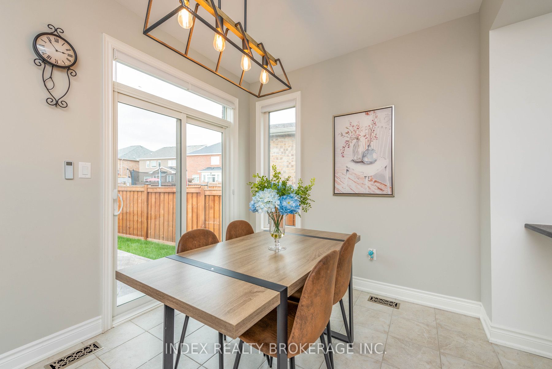 14 Empire Dr