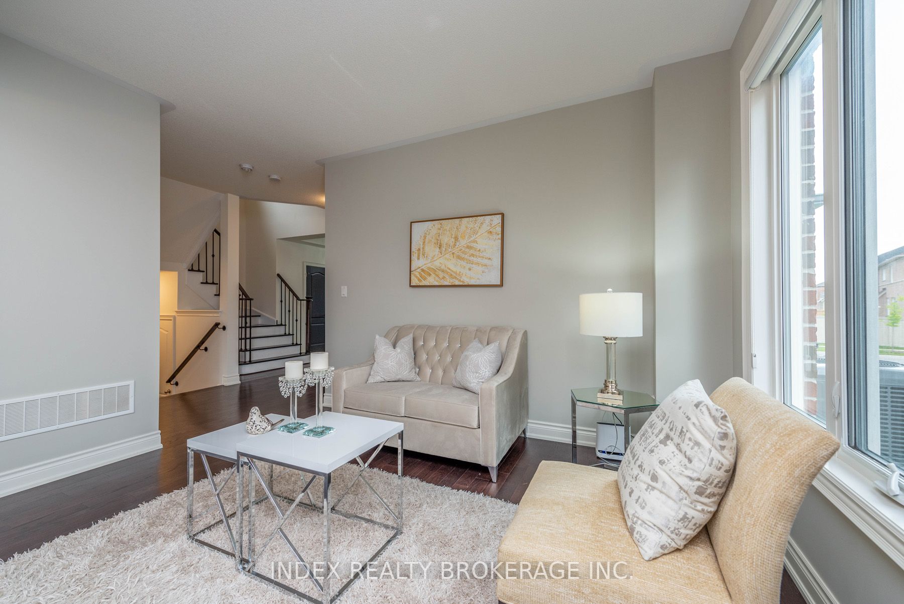 14 Empire Dr