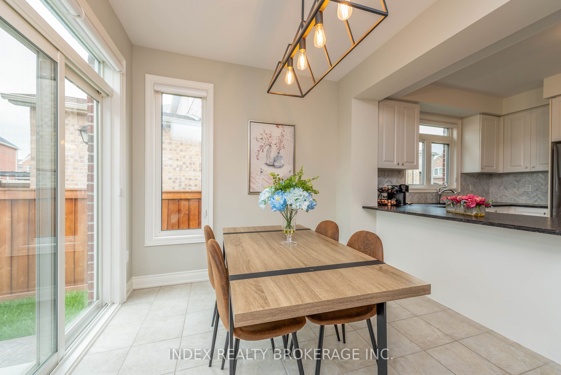 14 Empire Dr