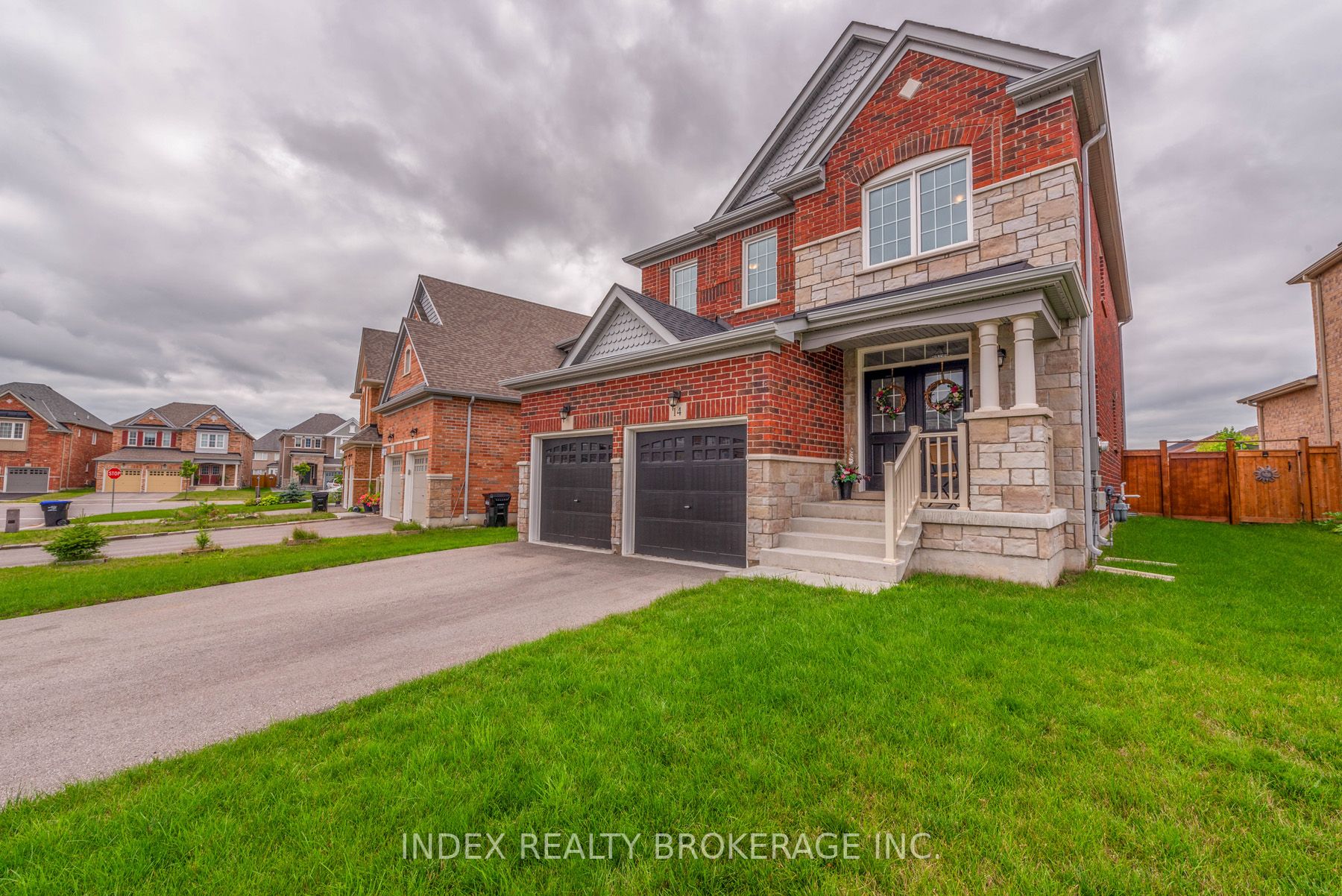14 Empire Dr