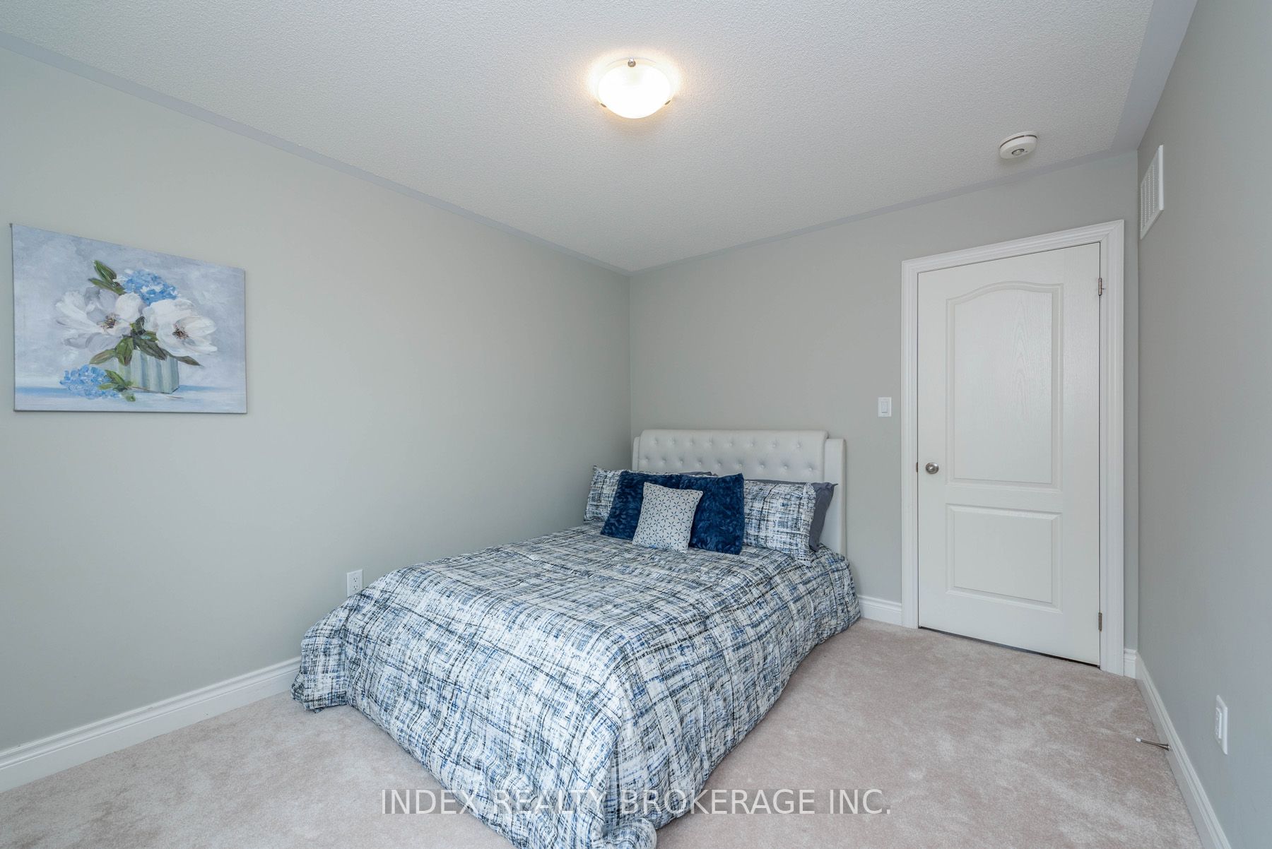 14 Empire Dr