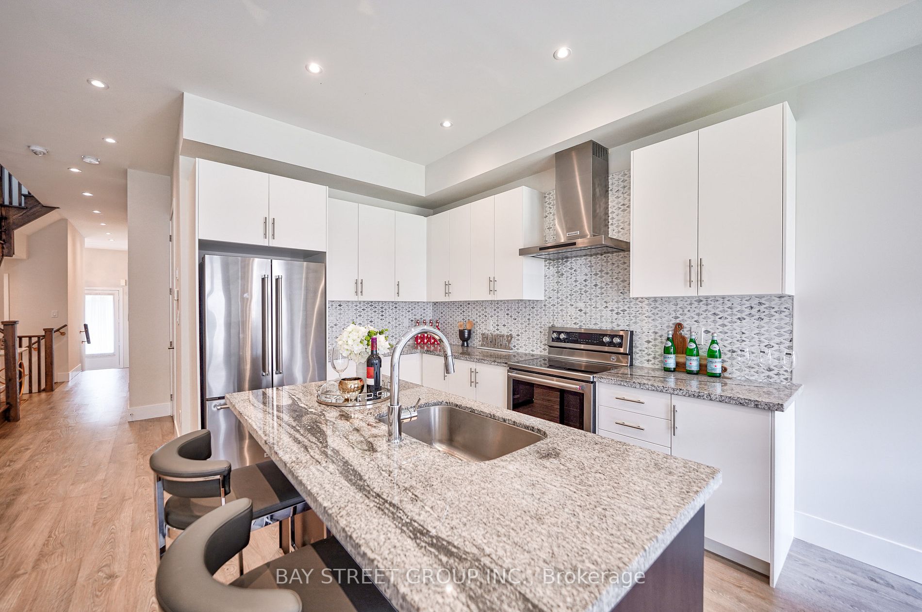 215 Elyse Crt