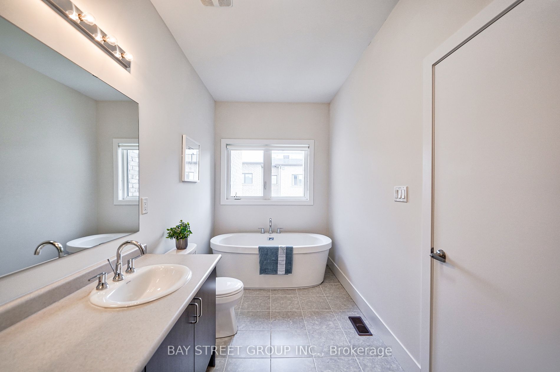 215 Elyse Crt