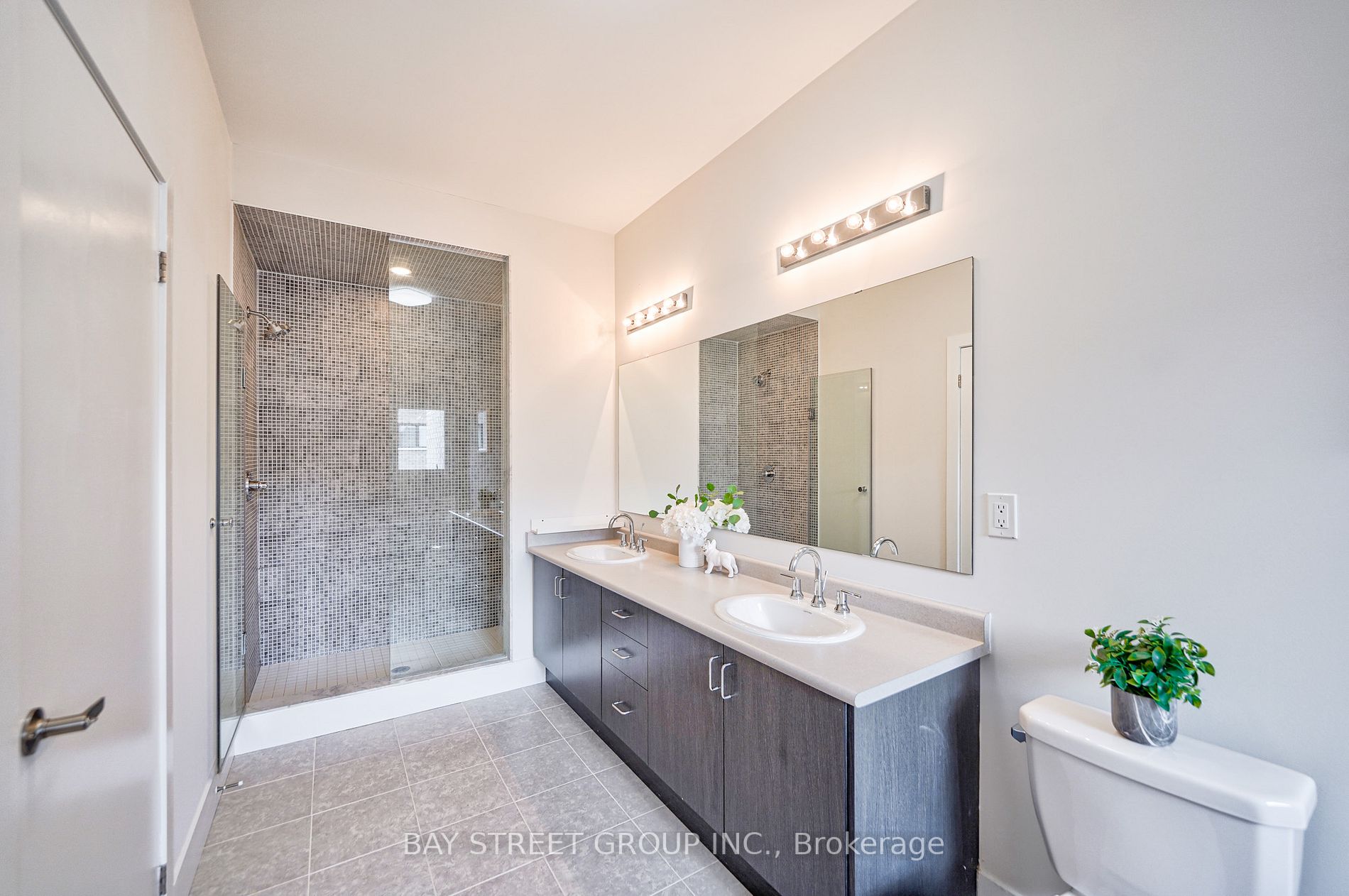 215 Elyse Crt