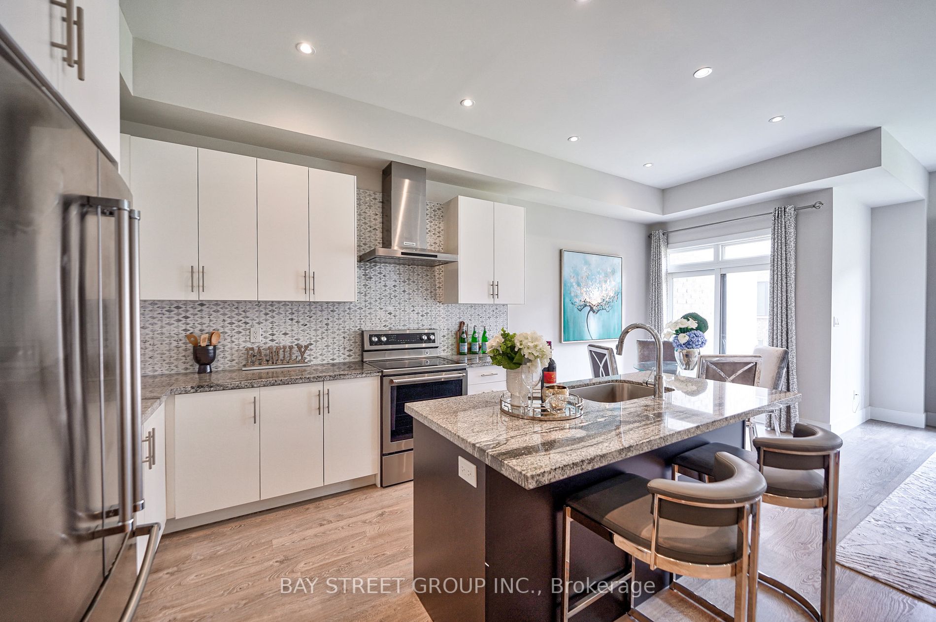 215 Elyse Crt