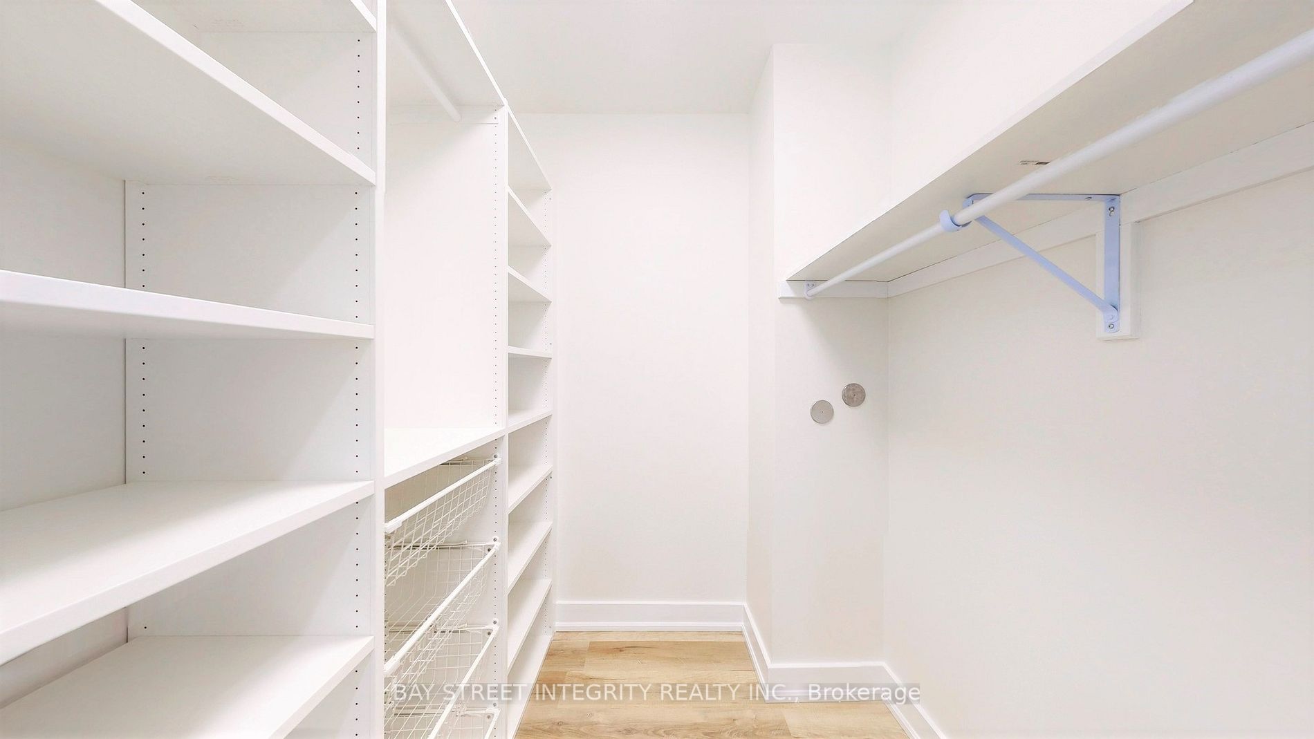 7 Townsgate Dr, #1401