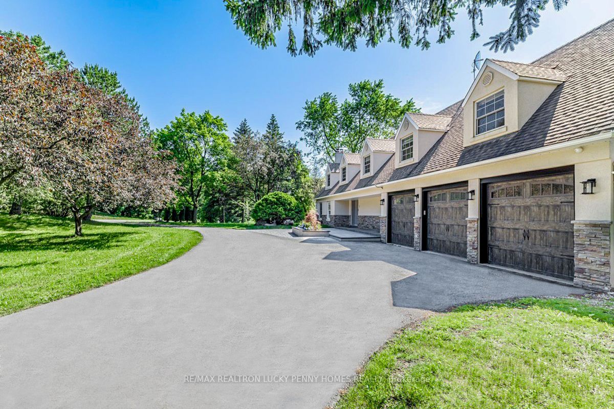 1 Blue Grass Drive