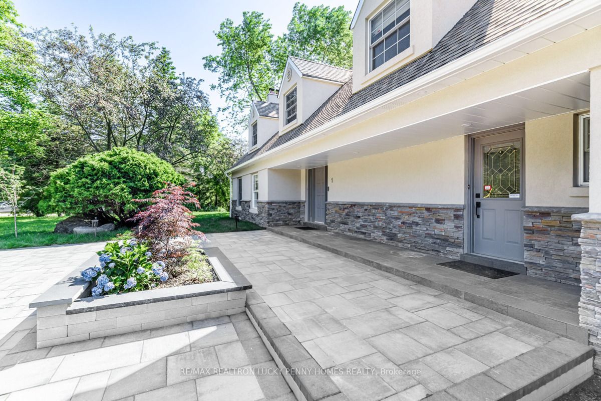 1 Blue Grass Drive