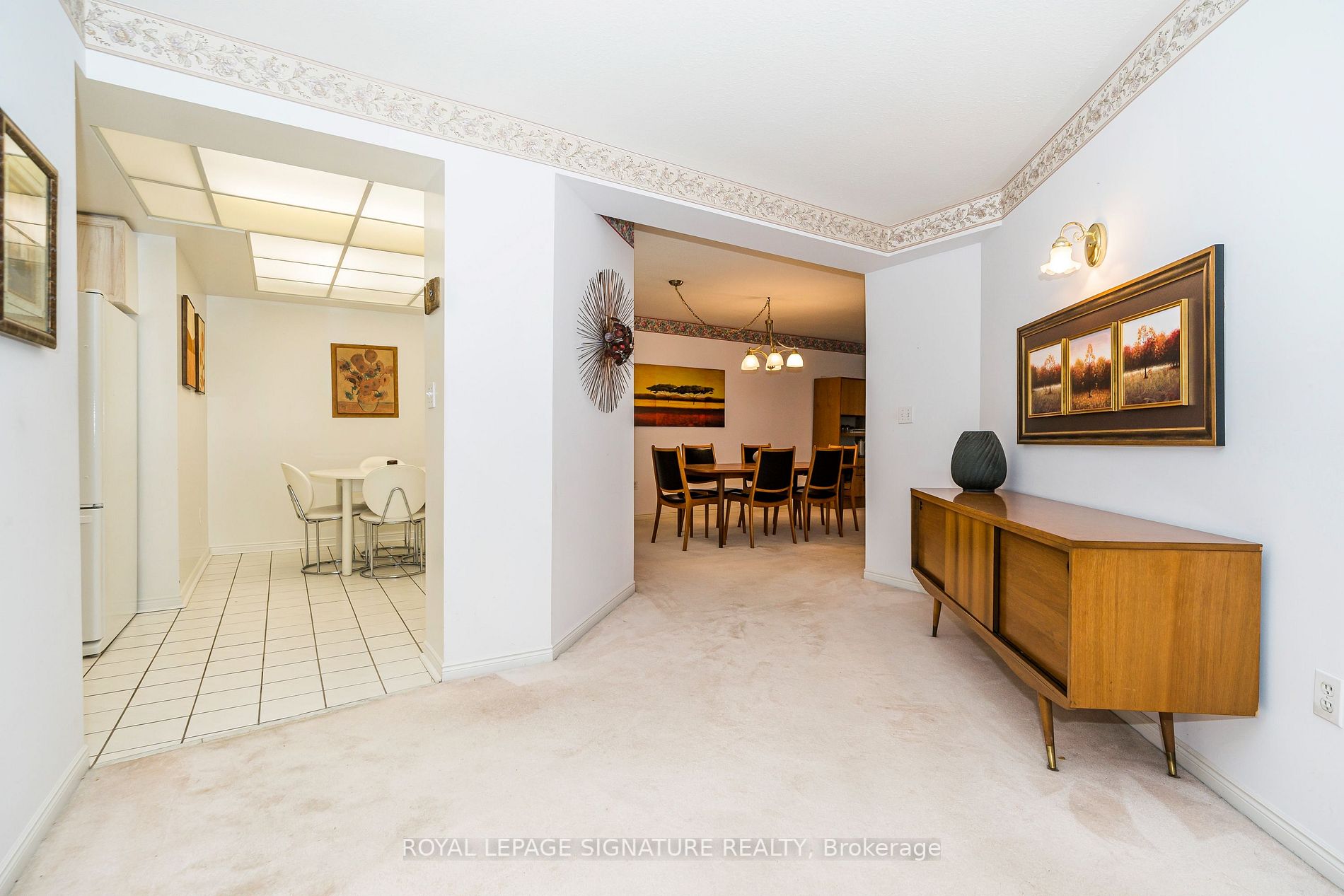 85 Wellington St W, #212