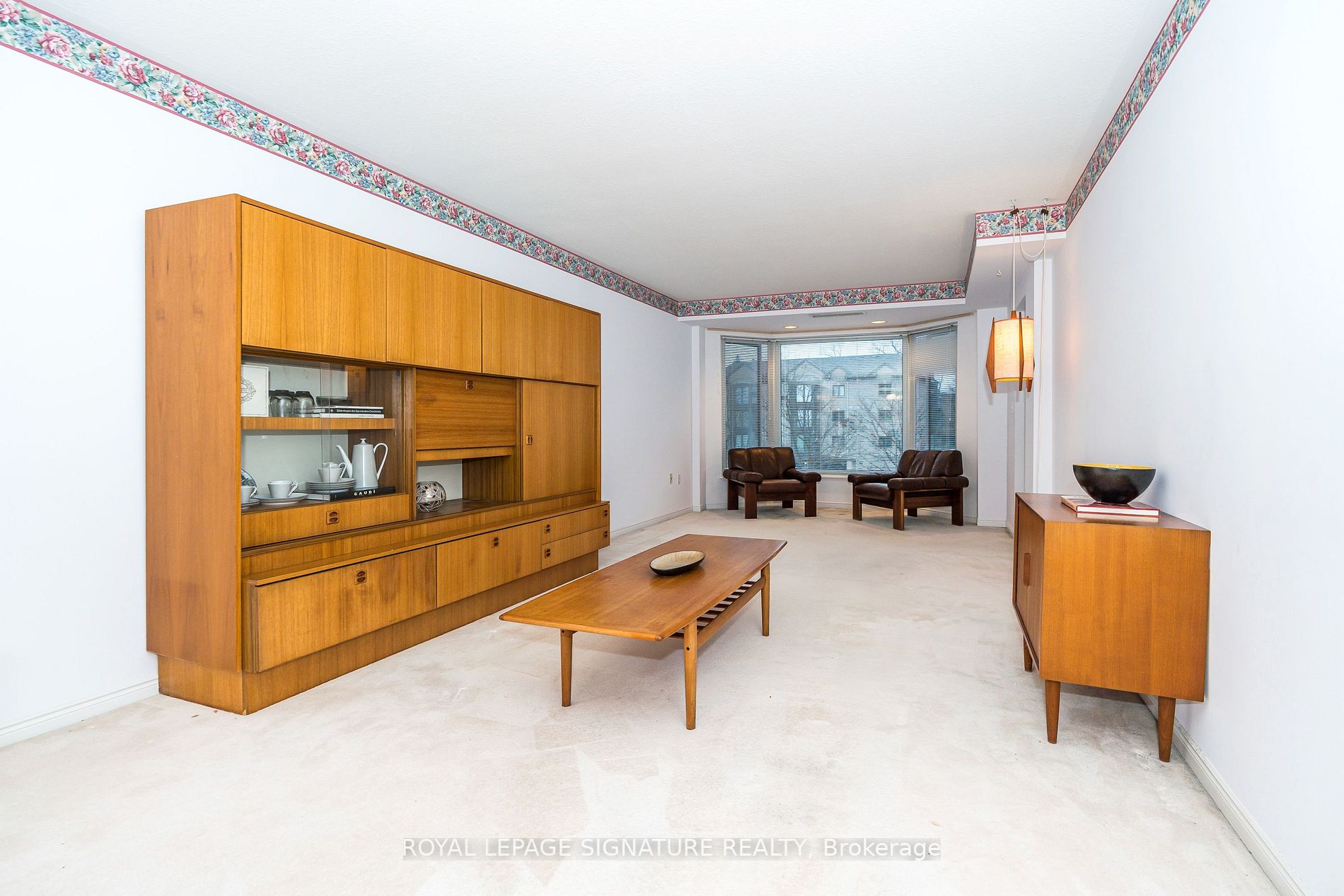 85 Wellington St W, #212
