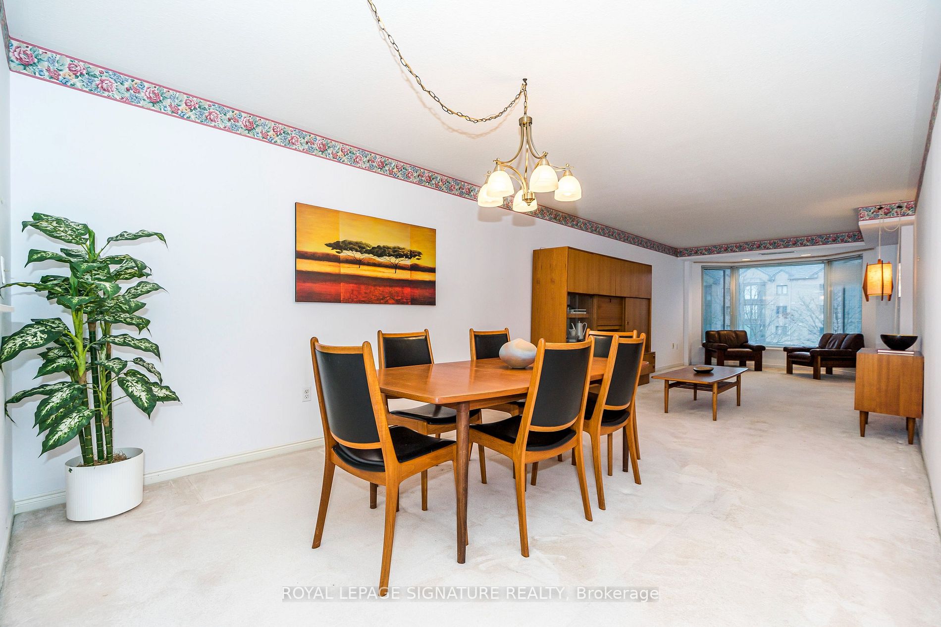 85 Wellington St W, #212